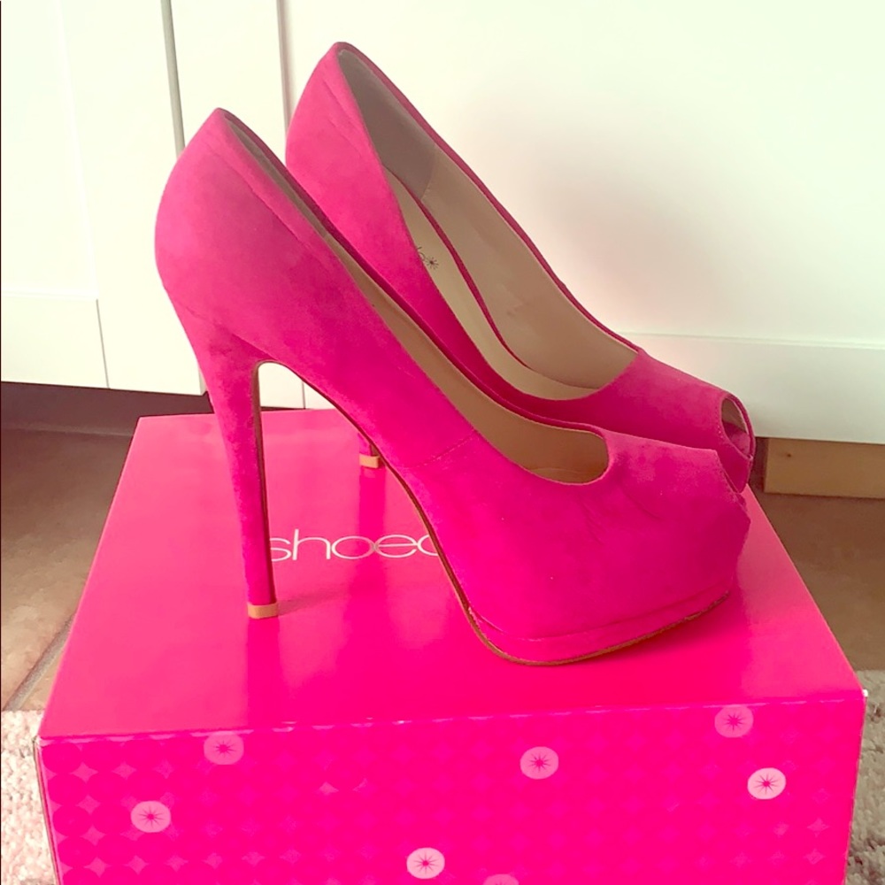 Shoe dazzle platform heel- cameo